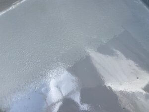 鴻巣市　ベランダ防水塗装　ウレタン塗布2回目