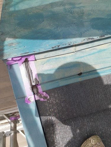 鴻巣市　屋根塗装　雨押え補修　鈑金継手コーキング
