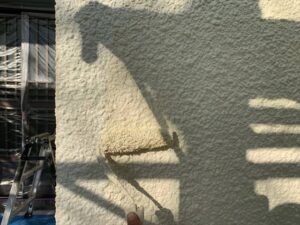 鴻巣市　外壁塗装　中塗り