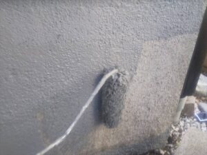 上尾市にて基礎部の保護塗料ベースガードを塗布1回目