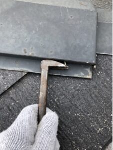 吉見町で屋根棟板金の止め釘の交換作業