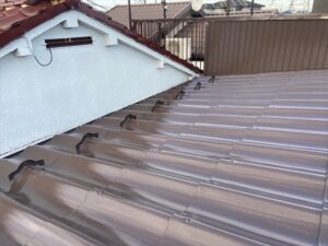 朝霞市にて金属プレス瓦屋根の塗装作業完了