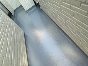 さいたま市西区にてベランダ床面のトップコート塗布完了