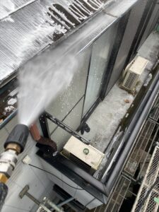 蓮田市にて雨樋のバイオ高圧洗浄