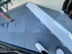 さいたま市西区にて屋根棟板金の錆止め塗装