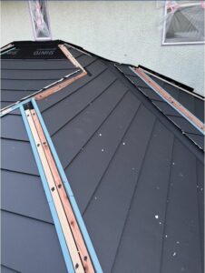 蓮田市にて屋根の貫板設置完了