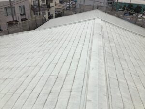 川口市にて屋根全体の塗膜の退色