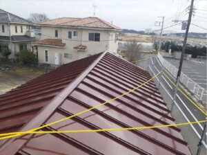 蓮田市にて納屋の屋根の上塗り完了