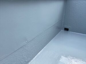 練馬区にてベランダ内壁の２回目のウレタン防水塗装完了