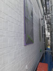 さいたま市見沼区にて外壁の下塗り後の写真