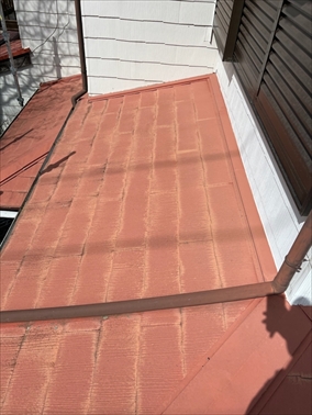 蓮田市にて屋根の塗膜退色