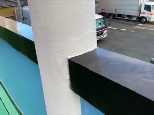 さいたま市にて鉄骨の丸柱の補修工事にて塗装後の写真