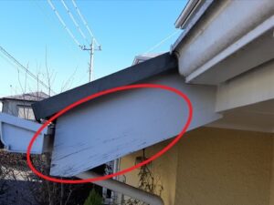 蓮田市にて屋根外壁診断、破風板の塗膜剥がれ