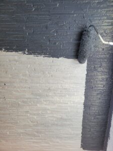蓮田市にて外壁中塗りスレートグレー