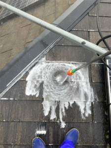 上尾市にて屋根のバイオ高圧洗浄