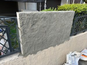 上尾市にて外塀造成したところにモルタル塗布