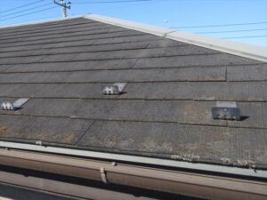 鴻巣市にて屋根診断、スレート屋根の塗膜の退色