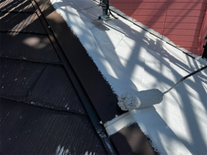 上尾市にて屋根の下塗り塗装
