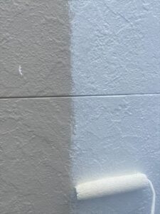 蓮田市にて戸建て住宅の外壁の下塗り