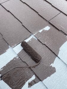 蓮田市にて戸建て住宅の屋根の中塗り