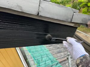 蓮田市にて破風板の仕上げ塗装