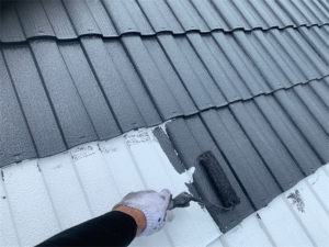 蓮田市にて屋根の中塗り塗装
