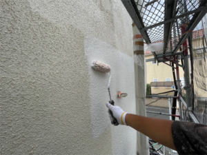 上尾市にて外壁の下塗り塗装
