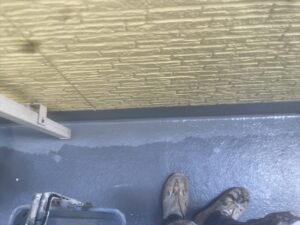 春日部市にてベランダ床のトップコート塗装