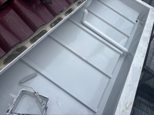 春日部市にてトタン下屋根塗装