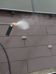桶川市にて屋根の高圧洗浄