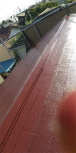 上尾市にて屋根の中塗り塗装