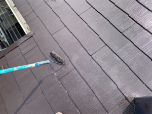 伊奈町にて屋根の上塗り塗装