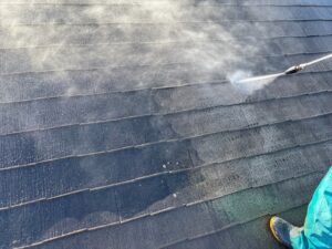 伊奈町にて屋根の高圧洗浄