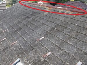 伊奈町にて屋根外壁診断、屋根棟板金にサビの発生とスレート材塗膜の退色