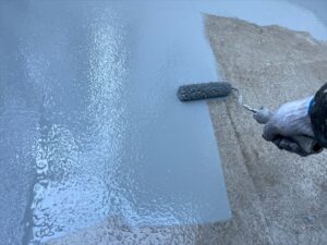 久喜市にてベランダ床の防水トップコート