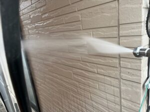 久喜市にて外壁の高圧洗浄