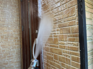 さいたま市にて外壁のバイオ高圧洗浄