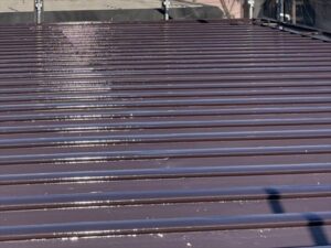 白岡市にて金属折半屋根の塗装完了