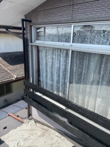 蓮田市にて窓の手すり塗装