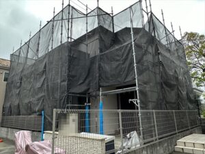 上尾市にて外装リフォーム工事のために足場組立
