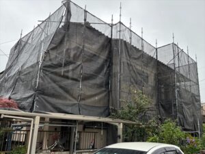 桶川市にて外壁塗装工事のための足場組立