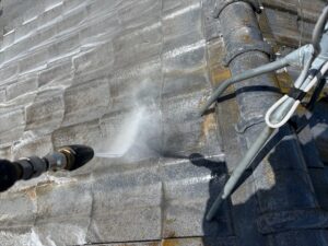 桶川市にて屋根の高圧洗浄