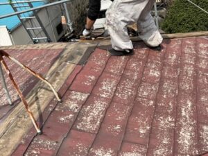 白岡市にて屋根カバー工事、既存の貫板の撤去