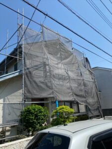 蓮田市にて屋根外壁リフォームのために足場組立