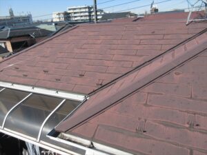 春日部市にて屋根診断、屋根塗膜の退色