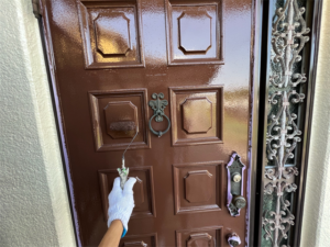 白岡市にて付帯塗装玄関ドア