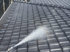 北本市にて屋根のバイオ高圧洗浄