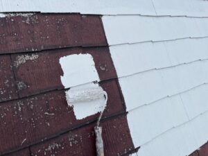 7白岡市にて屋根の下塗り