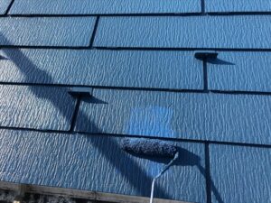 春日部市にて屋根の上塗り