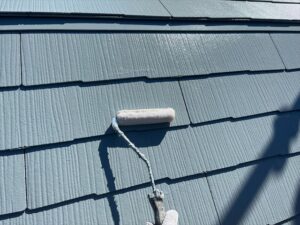 春日部市にて屋根のトップコート塗布
